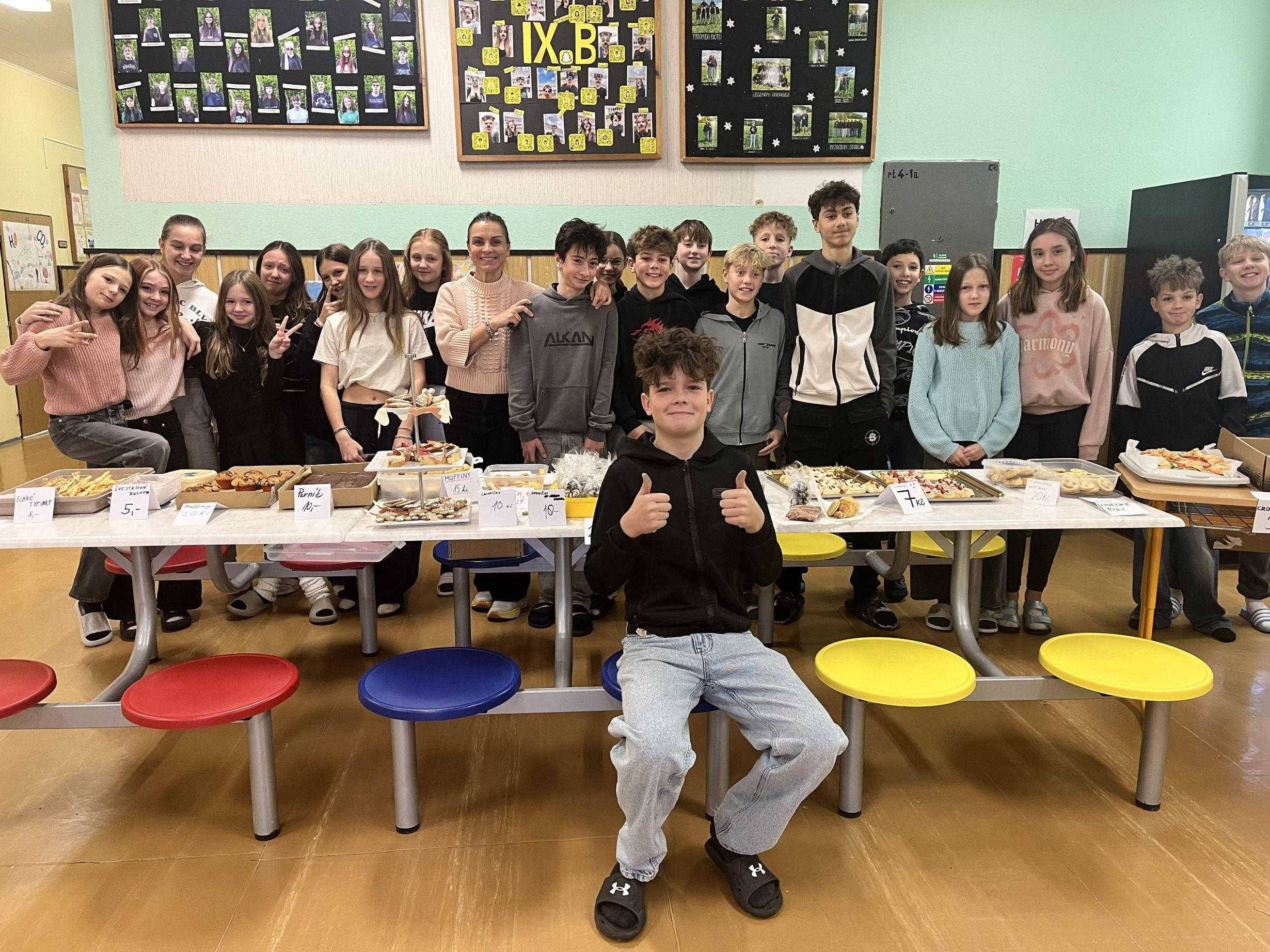 Vánoční bufet žáků 2. stupně: pomoc druhým a vánoční přání celé škole
