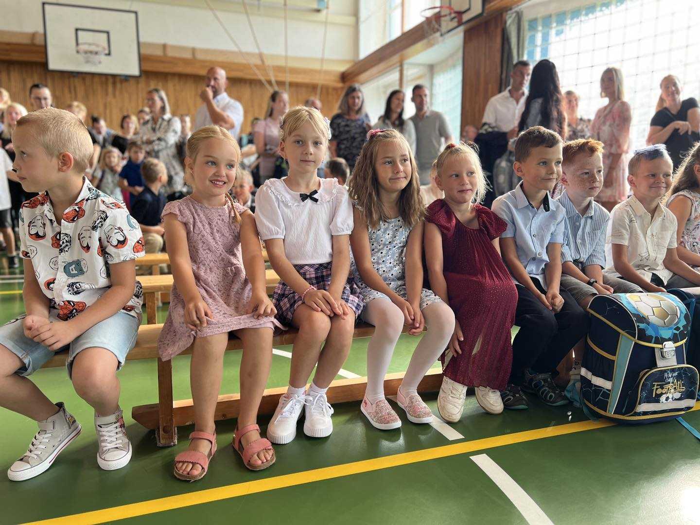 Slavnostní přivítání prvních ročníků a přípravné třídy.