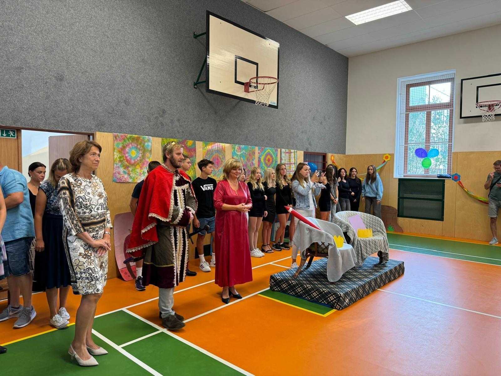 Slavnostní přivítání prvních ročníků a přípravné třídy.