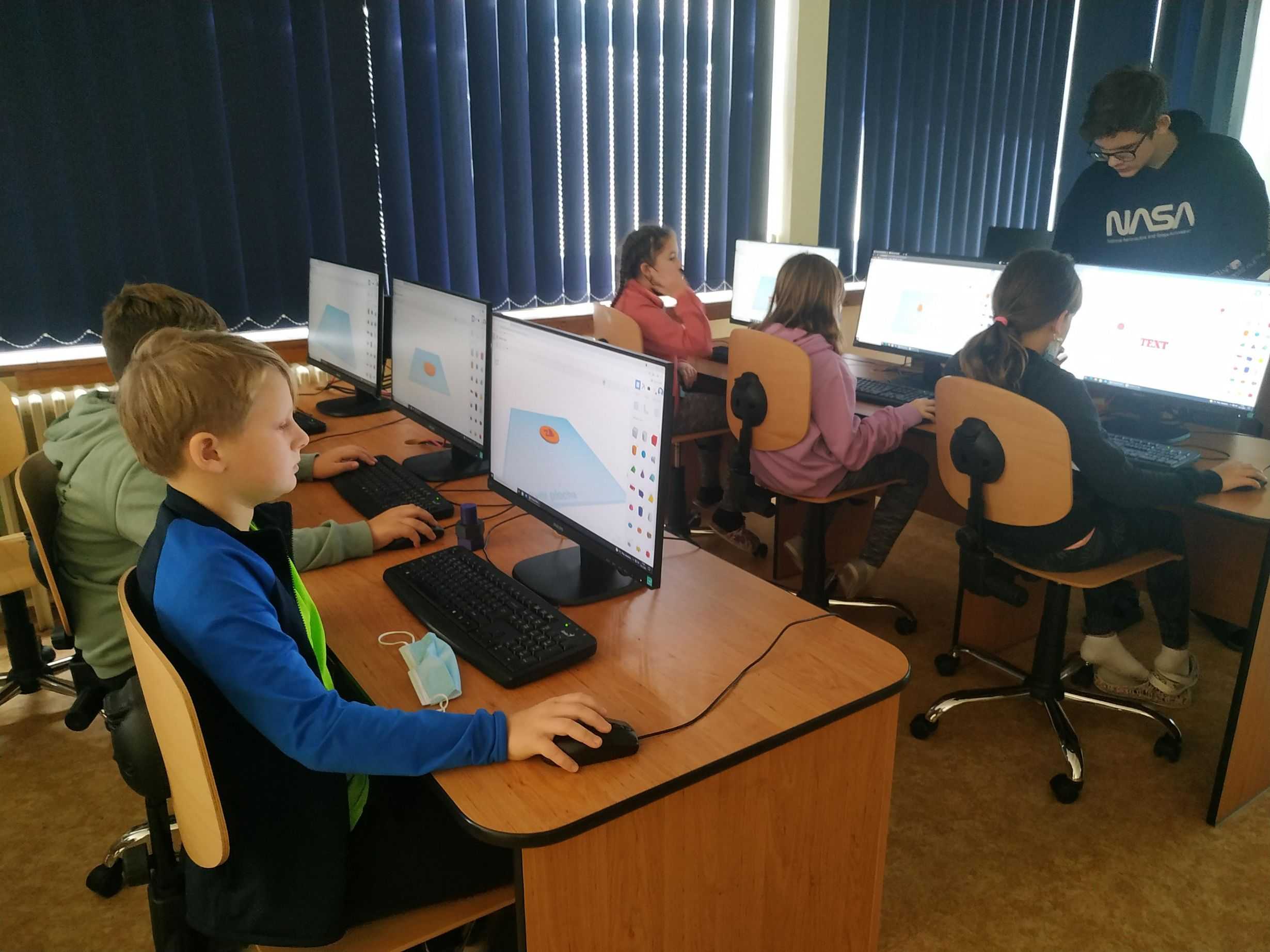 Deváťáci učí páťáky