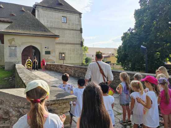 VÍTĚZSTVÍ NAD ČARODĚJEM - škola bude!